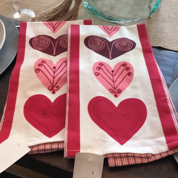 Set of 2 Valentine Heart Tea Towels - Picture 1 of 13